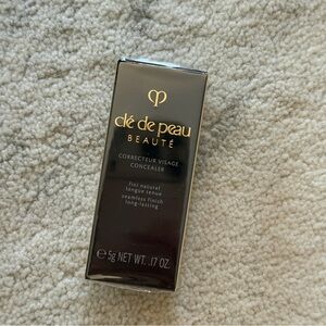 Clé de Peau Beauté Concealer - BRAND NEW!!